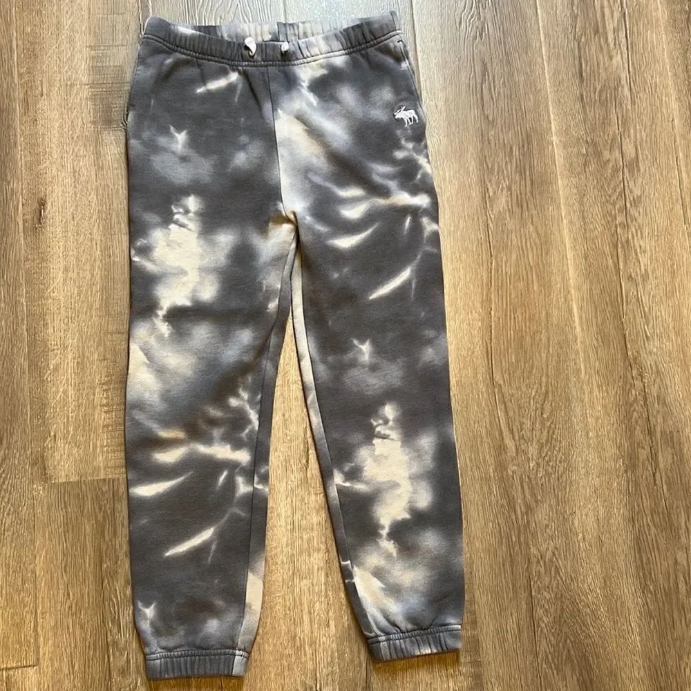 Gray Abercrombie jogger 🎉Last deal